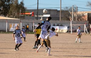 Defensores y Sacachispas empataron en el arranque de la tercera fecha