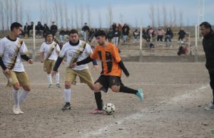 Las Grutas y Defensores empataron con poco juego