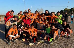 Las Grutas ganó y alcanzó a la T, Sacachispas y Defensores recortaron la distancia