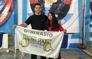 Naomi Luquet y Ezequiel Francaou son campeones nacionales de powerlifting