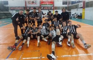 Nicolás Paderno debutó con Liniers en la Copa Defensores