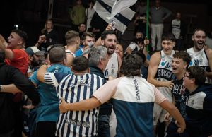 Sinconi brilló y el Lobo se metió en semifinales