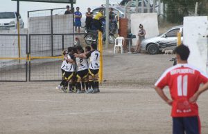 Talleres eliminó a Independiente y espera en la final