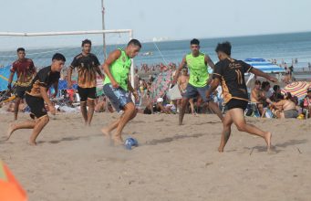 Las Grutas recibe la Copa Golfo de Fútbol Playa