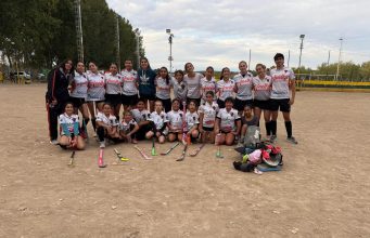 El Club Las Grutas inició nuevamente su participación en la Liga del Valle Medio de hockey seven