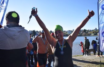 Mariana Huth y Denis San Martín subieron al podio en el Open Water Patagones-Viedma