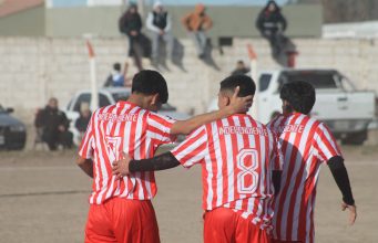 Independiente goleó a Sacachispas para meterse en semifinales