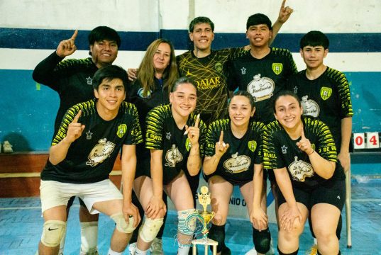 Alcohol Cero se quedó con el Torneo Mixto de Vóley
